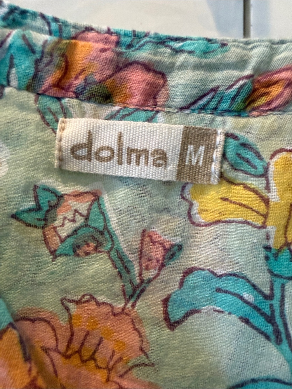 Dolma Floral Tunic Top in Floral Multi color Cotton. Medium - Picture 3 of 5